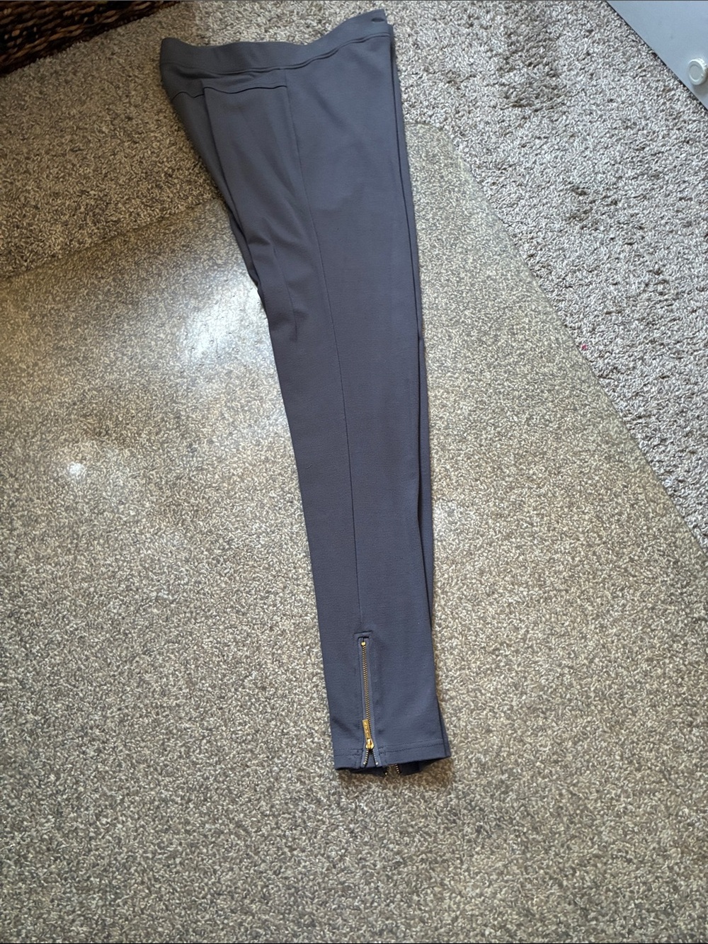Ladies Lightweight Gray Zip-Hem Legging/Pant Stretch able